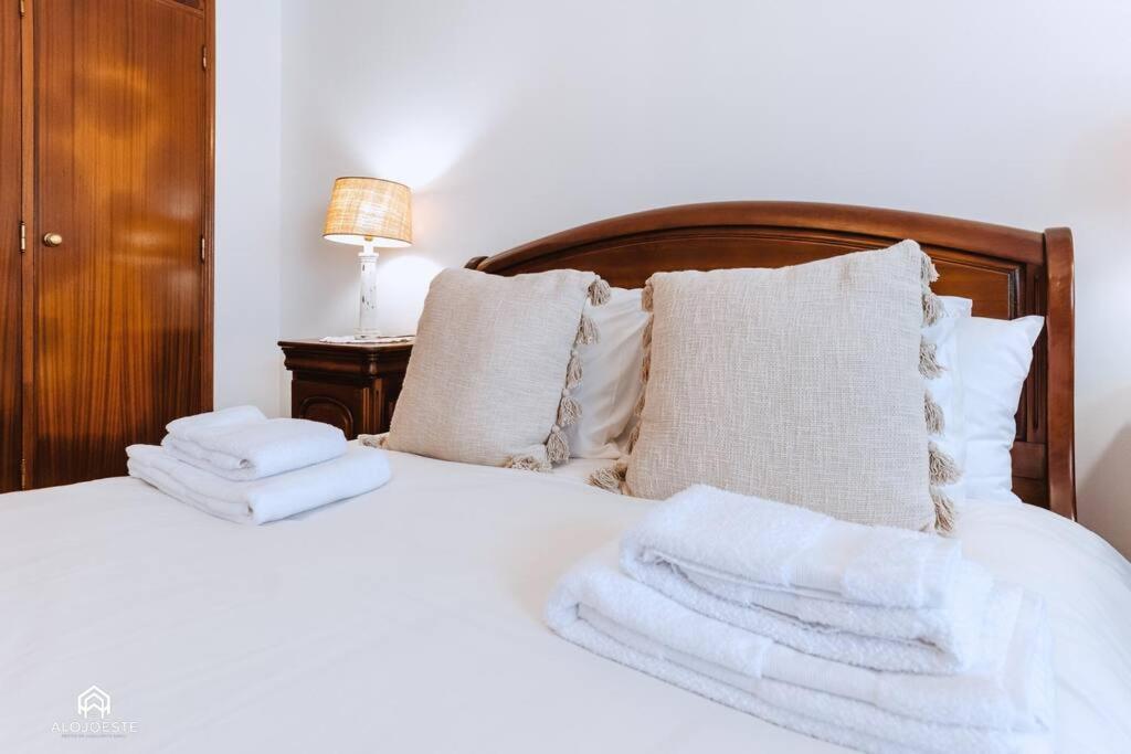 Casa Do Patio - 3 Bedrooms, Ponte Rol 托里什韦德拉什 外观 照片