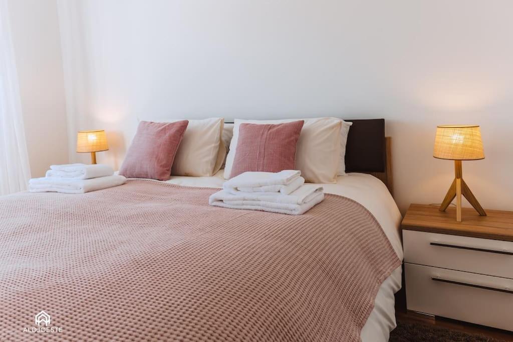 Casa Do Patio - 3 Bedrooms, Ponte Rol 托里什韦德拉什 外观 照片