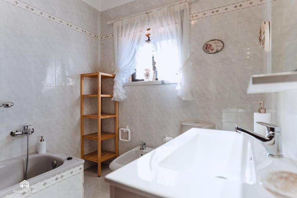 Casa Do Patio - 3 Bedrooms, Ponte Rol 托里什韦德拉什 外观 照片