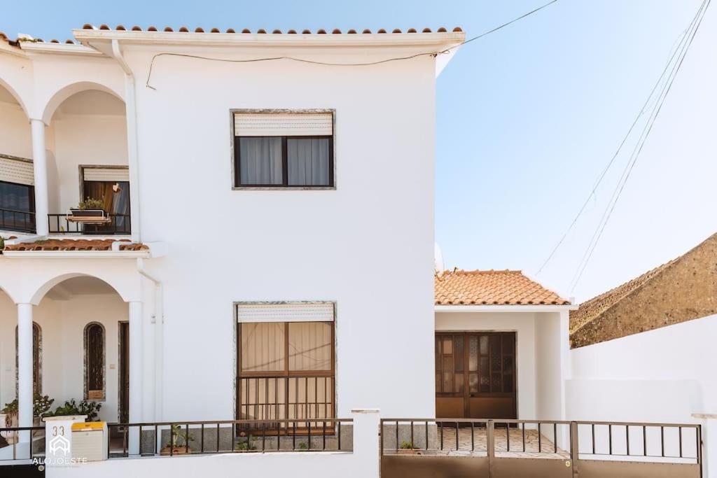 Casa Do Patio - 3 Bedrooms, Ponte Rol 托里什韦德拉什 外观 照片