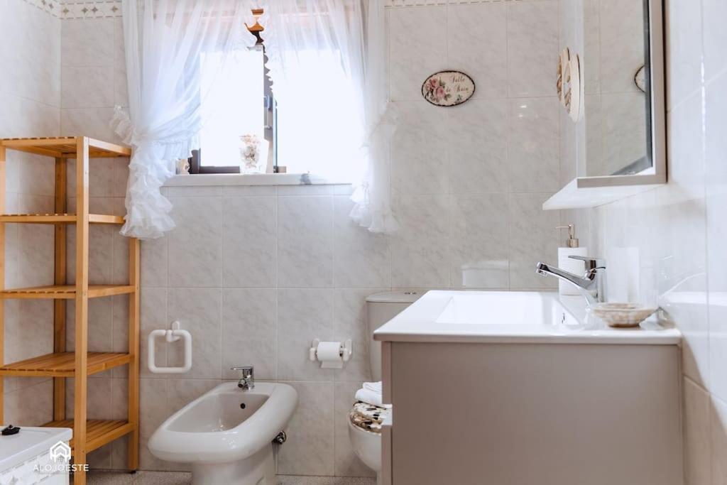 Casa Do Patio - 3 Bedrooms, Ponte Rol 托里什韦德拉什 外观 照片